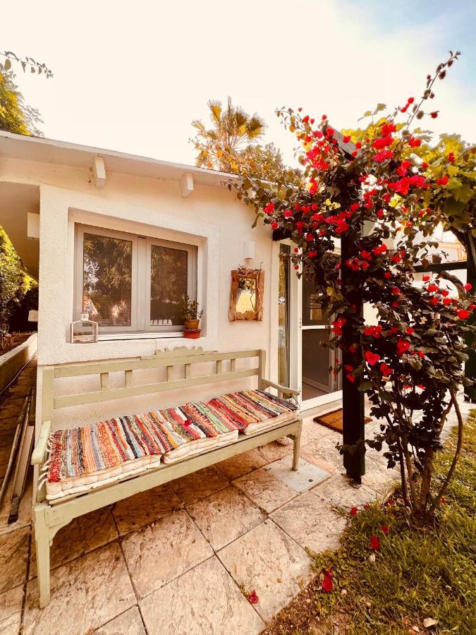 Under The Vine Garden House Apartment Platánion Exterior photo
